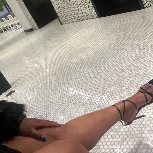 EGO “Kaia” Pointed Barely There Heel in Black Patent - Picture 6 of 6